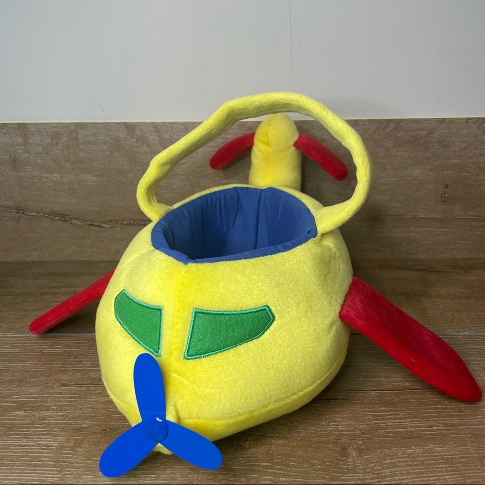 Airplane Plush Basket! Just in time for Easter or Decorating!